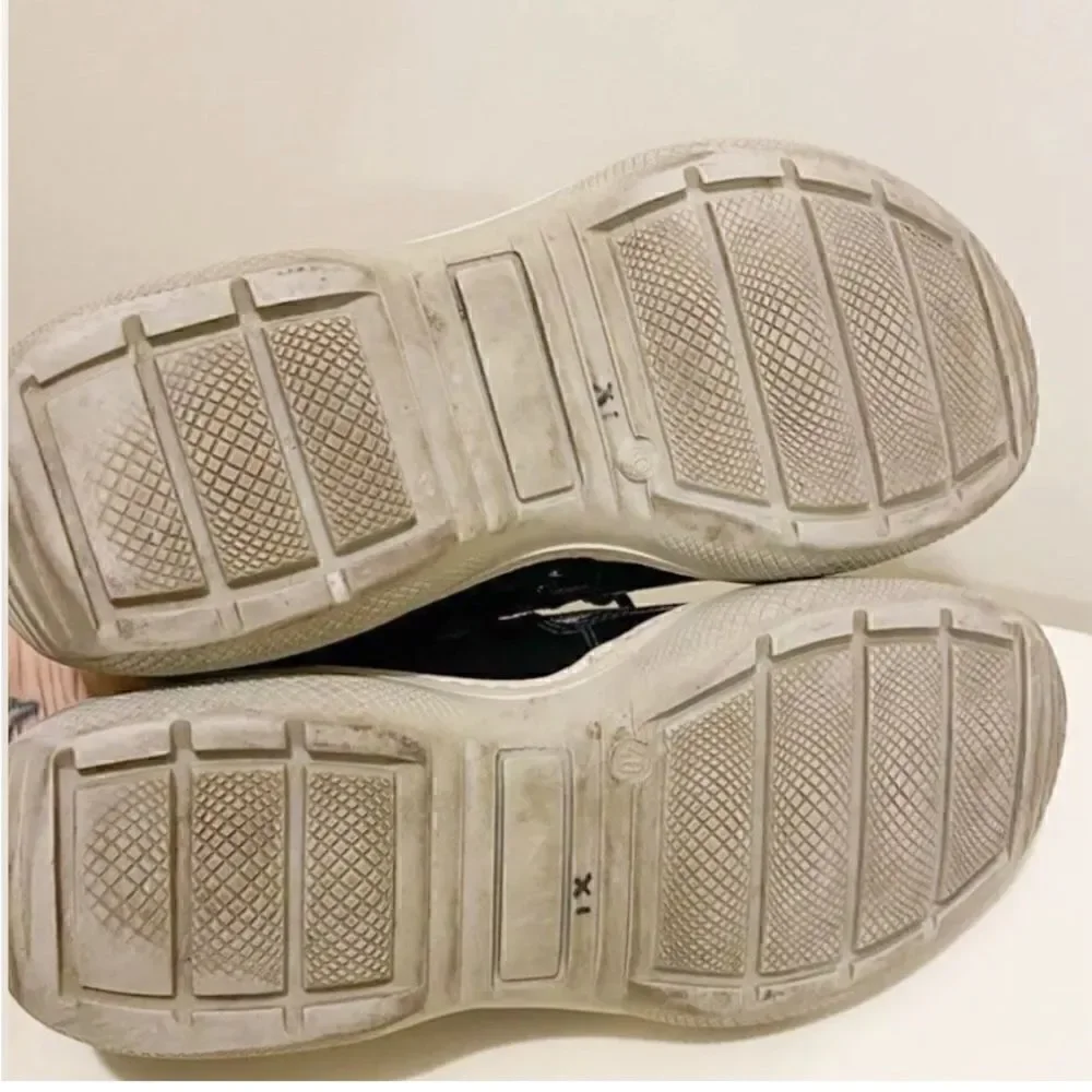 Fennix Italy Leather Navy Gray Sneakers Size 9.5 Swarovski crystals 495.00